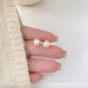Pendientes de Aleación de Cobre con Perlas de Imitación, Elegantes y Sencillos, Nuevo Modelo 2025, Pendientes de Presión Compactos y Elegantes de Moda Francesa para Mujer