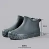 Botas de lluvia para mujer de caña corta botas rojas de moda para usar en las cuatro estaciones botas de lluvia de PVC impermeables antideslizantes resistentes al desgaste para salir a trabajar