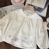 Versión Coreana 2026 Primavera y Otoño Camisa de Muñeca con Estampado de Dibujos Animados para Niñas Top Lindo para Niños Jeans Acampanados Bordados