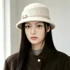 Boina Preta para Mulheres 2026 Novo Outono e Inverno Estilo Francês Hepburn Chapéu de Expats Chapéu de Pescador de Lã