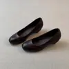 Sapatos Mary Jane pequenos, de nicho, com bico fino, acabamento vintage desgastado, novo design de outono, sapatos femininos de salto baixo