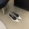 Zapatos de tacón alto de aguja elegantes negros estilo francés, sandalias de punta cerrada, zapatos de hada, nuevos zapatos de punta fina de primavera-verano 2025