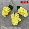 Buquê amarelo multi-cabeça longo ramo rosa peônia hortênsia amarelo claro casamento estrada de casamento fundo de chumbo flor falsa flor de seda
