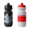 Venta al por mayor de fábrica Botella de agua para ciclismo Tour de Francia Bicicleta de montaña Plástico para exteriores Taza de agua Tipo exprimidor para Deportes Ciclismo