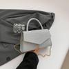 Bolso cuadrado pequeño con diamantes de moda para mujer, novedad de otoño 2024, bolso de hombro para cena, bolso cruzado informal de nicho.