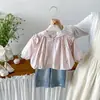 Conjunto de Tres Piezas para Bebés y Niños Pequeños: Top Básico Dianxi con Sudadera con Capucha y Lazo, Jeans de Dibujos Animados para Niñas