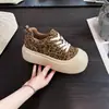 Zapatillas blancas transpirables de suela gruesa para mujer, talla pequeña, que aumentan la altura, zapatos deportivos casuales de plataforma, novedad otoño 2026