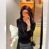 Suéter de punto liso de cuello redondo estilo coreano para mujer, único, hermoso y exquisito, suéter de longitud corta para otoño e invierno, adecuado como top de capa base