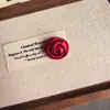 Materiais acessórios: Mini botões de rosa de fita de 2cm para acessórios de cabelo artesanais DIY, presilhas de cabelo, acessórios para roupas de animais de estimação e bonecas