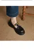 Versión de Piel de Vaca~Mocasines Versátiles de Piel de Ternera Vintage con Camelia y Suela Gruesa para Mujer con Hebilla de Tira en T, Zapatos de Cuero con Punta Redonda