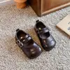 Zapatos pequeños de cuero de color liso para niñas, nuevos zapatos de actuación color vino tinto 2026, zapatos sencillos para niños pequeños, niñas pequeñas y niñas mayores, estilo moderno