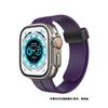 Adecuado para Apple Apple Watch Reloj de silicona con hebilla plegable magnética Correa de color sólido S10/Ultra
