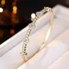 Pulsera Pequeña de Flor de Lujo Ligero con Circonita Exquisita Elegante de Moda Temperamento Suave Pulsera Versátil Para Citas Viajes al Trabajo Regalo