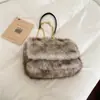 Bolsa de Pelúcia Retro de Luxo Feminina 2026 Nova Tendência Moda Versátil Bolsa de Ombro Bolsa de Braço Bolsa Transversal Peluda