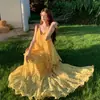 Conjunto de Roupa de Viagem Vibrante Dopamina Pradaria Vestido Longo Solto com Bolinhas Amarelas