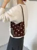 Bolso de mano único de lunares para mujer, bolso tote pequeño exquisito y súper popular, nuevo bolso de hombro versátil de moda 2026, bolso tipo cubo personalizado
