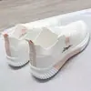 Nuevas zapatillas de deporte tejidas voladoras de primavera y verano para mujer, zapatillas para correr de moda para todo tipo de ocasiones, de malla transpirable, informales, para estudiantes femeninas