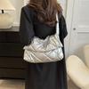 Bolsa de Braço para Mulheres 2026 Novo Design de Nicho Francês Bolsa de Mão Outono Bordado Acolchoado Bolsa de Ombro Transversal
