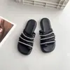 Sandalias Juveniles de Verano 2026 de Moda con Clip para Dedos Abiertas al Aire Libre Planas Suela Suave Moda Sandalias de Playa con Pedrería