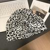 Gorro holgado estilo americano con estampado de leopardo para mujer, Nuevo versátil para primavera/verano 2025, Gorro cálido para circunferencia de cabeza grande con un toque atmosférico