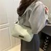 Bolsa Pequeña Cuadrada Portátil Estilo Coreano al por Mayor para Mujer 2025 Nuevo Estilo Otoño Estilo Lujo Ligero Bolso de Hombro Bolso Cruzado para Viajes