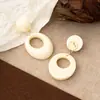 Pendientes Franceses Retro Estilo Hong Kong Blanco Cremoso Exagerados Pendientes de Pintura al Óleo Perezosa Pinza para Oreja para Mujer