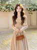 Vestido de terciopelo lujoso y elegante para mujer, nueva colección otoño/invierno 2026, estilo de alta gama, entallado a la cintura, adelgazante y moderno, vestido largo