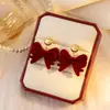 Brincos de Veludo Vermelho Ancola com Laço e Pérolas Agulha de Prata Outono e Inverno Brincos de Corrente Rosa Retrô Francês