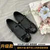 Sapatos Femininos Prata Estilo Ballet Francês Baixos com Salto Baixo Modelo Novo Outono 2026 para Combinar com Saias Sapatos JK Planos Mary Jane