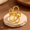 Anel Europeu e Americano Cruzado com Flor Vazada para Mulheres, Anel Simples de Aço Inoxidável, Joia de Anel Aberto Versátil Personalizada