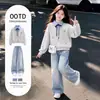 Conjunto de Duas Peças para Meninas Estilo Coreano Academia Primavera e Outono Novo Moletom com Gola Polo Jeans Estrelado Conjunto de Duas Peças para Meninas