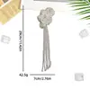 Venta al por mayor del fabricante Adornos de Flor Bordada con Borla de Cristal Rosa Parches Bordados Accesorios para Ropa Corsage DIY