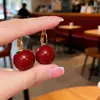 Coleção de Brincos de Pérola Estilo Hong Kong Retro Âncora Brincos de Pérola Artificial Vermelha Brincos de Bola Redonda com Folha de Ouro Âmbar