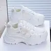 Zapatos Blancos de Grulla Almohada Papá Zapatos de Mujer Otoño Nuevos Zapatos de Malla Transpirable Estilo Coreano para Mujer Versátiles Suela Gruesa Aumentadores de Altura Zapatos Deportivos
