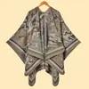 Venta Directa Comercio Exterior Moda Otoño e Invierno Bufanda Chal Graffiti Retro Dividido Chal Cálido Capa Poncho Chales