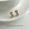 Estilo Minimalista, Pendientes de Aro Cruzados Pequeños y Exquisitos Incrustados con Circonitas, Diseño de Nicho con un Toque de Lujo, Versátiles para el Uso Diario