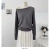Suéter de Tricô Liso para Outono e Inverno com Gola de Pérola e Ombro Assimétrico para Mulheres - Novo Design 2026 com Detalhes Sutis de Ombro a Ombro