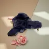 Grampo Grande de Malha Plissada Suave para Mulheres 2025 Novo Grampo de Cabelo de Primavera de Alta Qualidade Clip de Tubarão para Parte de Trás da Cabeça Acessório de Cabelo