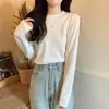 Roupas Femininas Plus Size para Figuras Ligeiramente Cheinhas, Camisa Básica Slimming de Caimento Solto com Gola Redonda e Manga Longa, Roupa de Baixo Estilo Coreano para Trabalho Primavera 2026, Suéter que Rejuvenesce