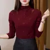 Elegante abrigo de otoño e invierno para madres, diseñado para disimular el abdomen y crear un efecto adelgazante; una camiseta ligera, lujosa, con pedrería y diseño calado de manga larga, perfecta como prenda superior cálida