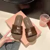 Sandalias de playa de moda estilo 2026, sandalias planas de tiras tejidas para mujer, nuevo calzado de verano para exteriores, puntera abierta, zapatos de vacaciones de alta gama