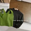 Novo conjunto de outono para meninas, estilo coreano, moderno colete de tricô verde para primavera/outono e calça cropped de veludo cotelê, qualidade de exportação