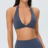 Top de yoga feminino cruzado com gola halter e bojos removíveis, decote V profundo, lindo design nas costas, roupa íntima fitness, sutiã esportivo para Pilates