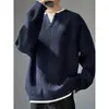 Suéter de punto de cuello redondo de dos piezas falsas de moda estilo americano para hombre, suéter informal holgado de talla grande para otoño e invierno con un toque de alta gama