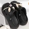 Novos Tamancos Bomei para Mulheres, Sandálias Fechadas Cartoon da Moda para o Verão, Calçados para Uso Externo, Chinelos de Praia Femininos