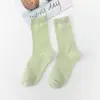 Meias Longas de Cano Alto para Primavera e Verão com Listras Verticais, Meias Coloridas, Meias Femininas Simples e Fashion de Estilo Ins, Meias Casuais Esportivas Tendência de Cor Sólida