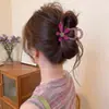 Elegante pinza de garra floral para peinado semi-recogido, nuevo modelo 2026 para mujer, pinza de tiburón de tamaño mediano para la parte trasera de la cabeza, accesorio para el cabello