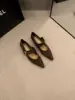 Nueva colección primavera y otoño 2026: Zapatos planos Mary Jane de tacón bajo, estilo retro, con punta y una sola tira con hebilla, y acabado aterciopelado