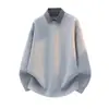 Suéter para hombre de nuevo estilo 2026 con diseño de dos piezas falso, que presenta cuello de camisa y tejido de punto, perfecto como capa interior para abrigarse en otoño e invierno