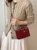 Bolso acolchado de pedido extranjero para mujer, bolso cruzado moderno y versátil, nuevo bolso de hombro Otoño/Invierno 2026, bolso de caja con cadena